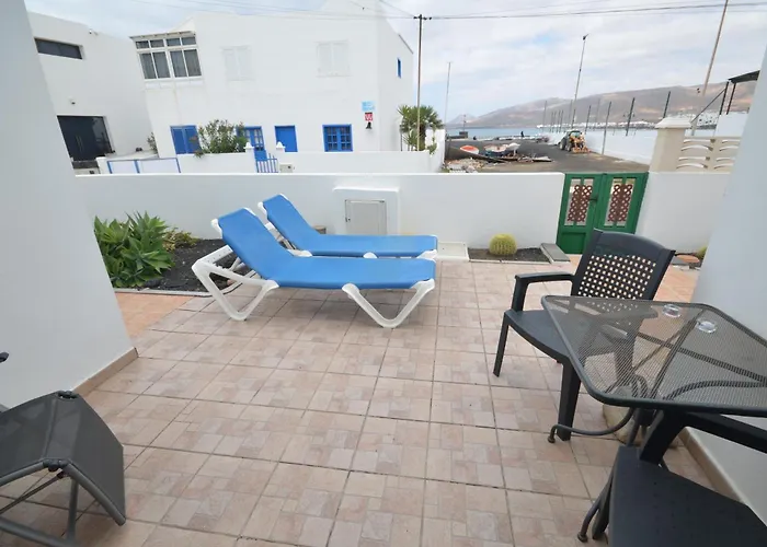 Marysol 1 With Terrace Close To The Sea