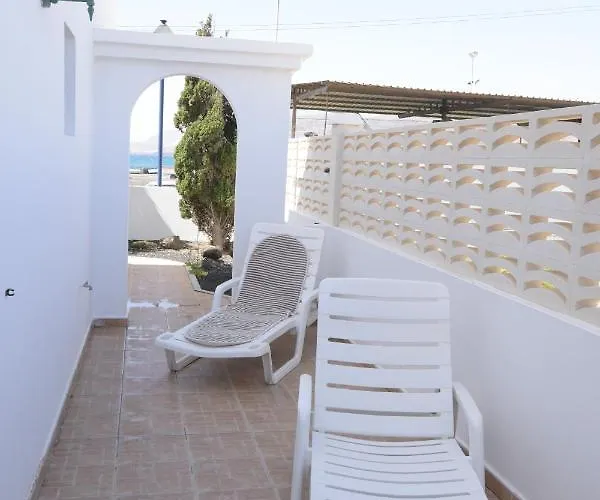 Marysol 1 With Terrace Close To The Sea